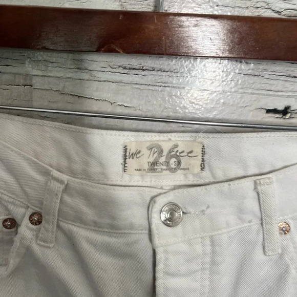 We the free people white size 26 cropped distressed jeans - Picture 4 of 8